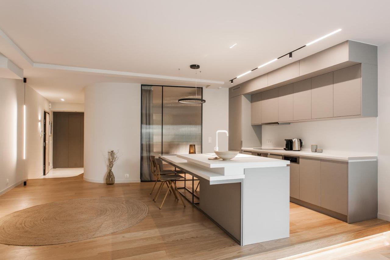 Marvelous 2Br Apartments With Balcony By Upstreet Atenas Exterior foto