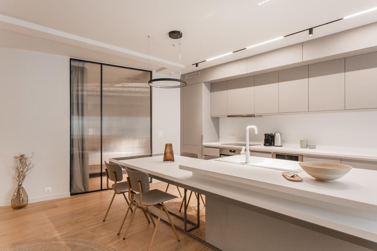 Marvelous 2Br Apartments With Balcony By Upstreet Atenas Exterior foto