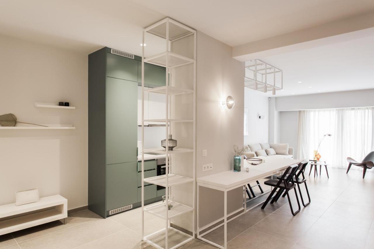 Marvelous 2Br Apartments With Balcony By Upstreet Atenas Exterior foto