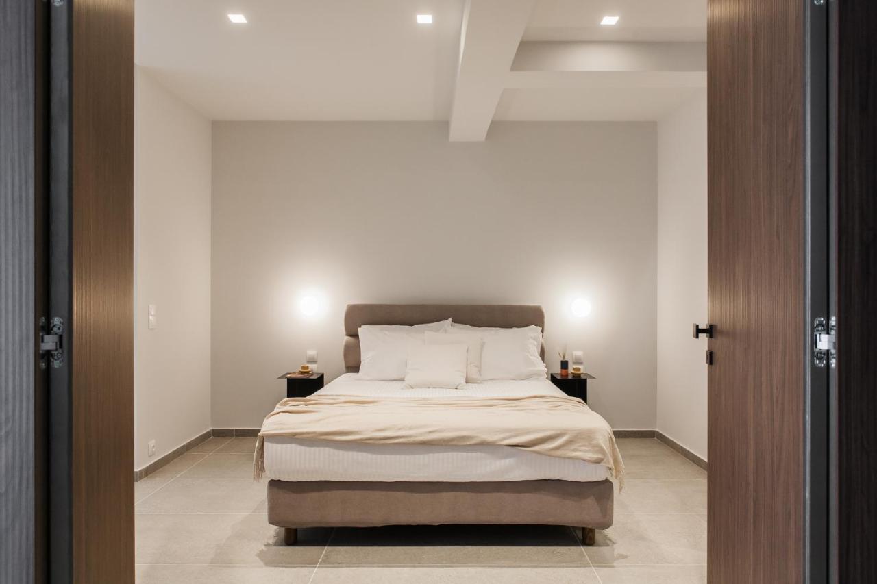 Marvelous 2Br Apartments With Balcony By Upstreet Atenas Exterior foto