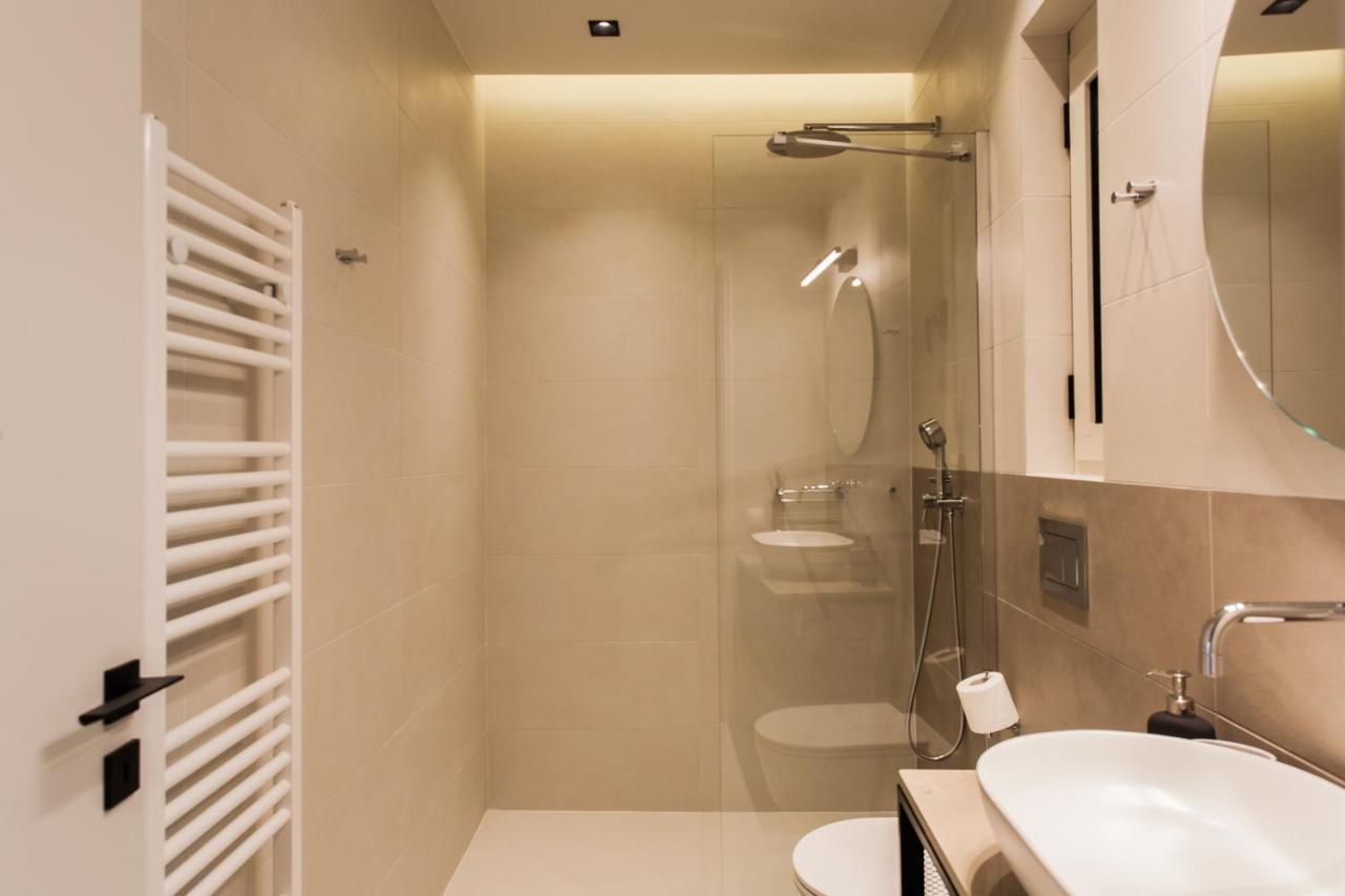 Marvelous 2Br Apartments With Balcony By Upstreet Atenas Exterior foto