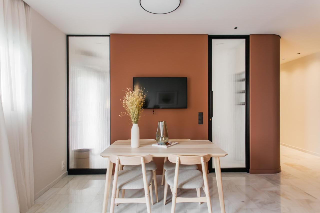 Marvelous 2Br Apartments With Balcony By Upstreet Atenas Exterior foto